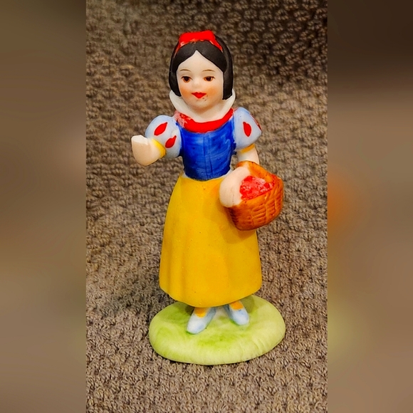 Disney Other - Vintage Disney figurine Snow White circa 1987